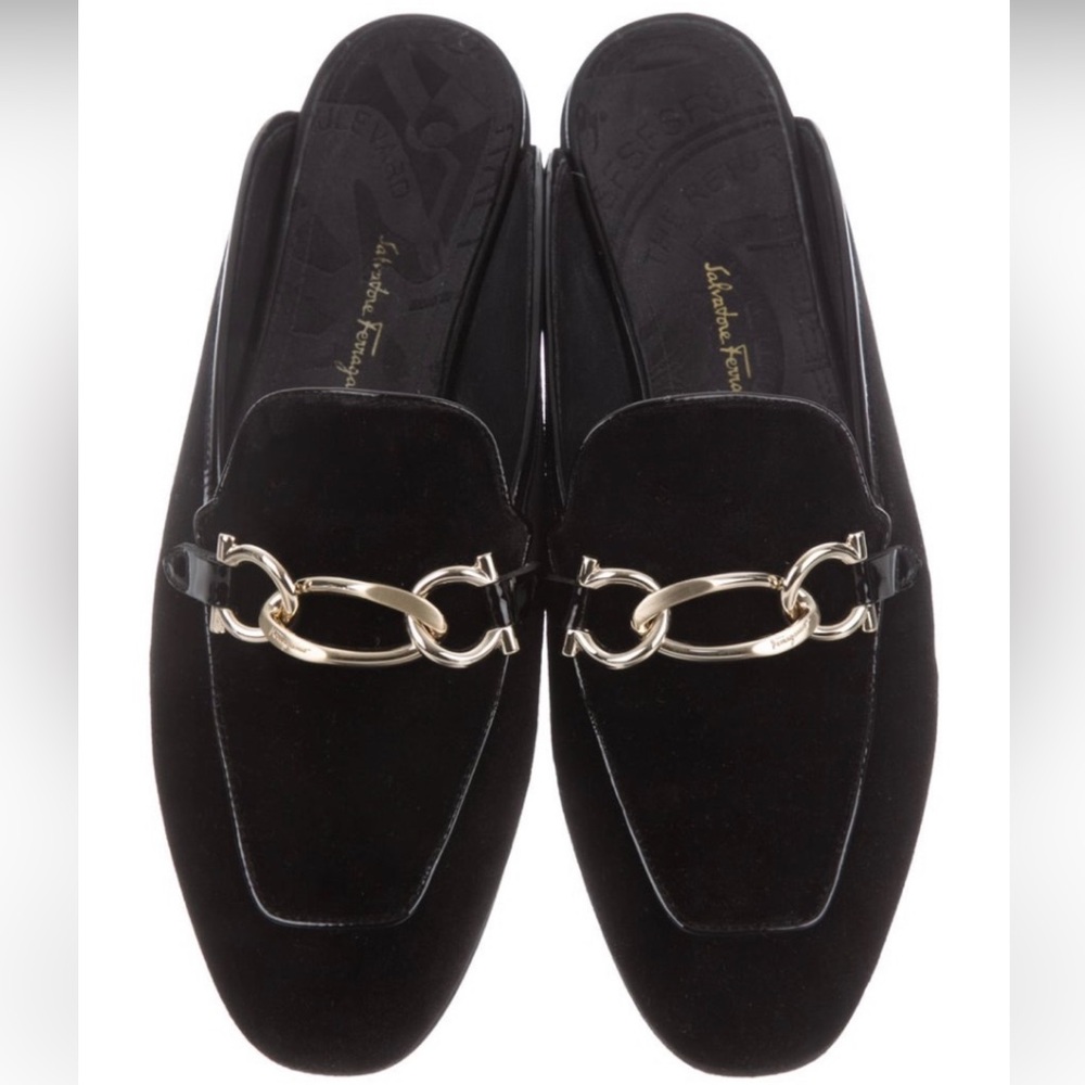 FERRAGAMO slides size 7.5